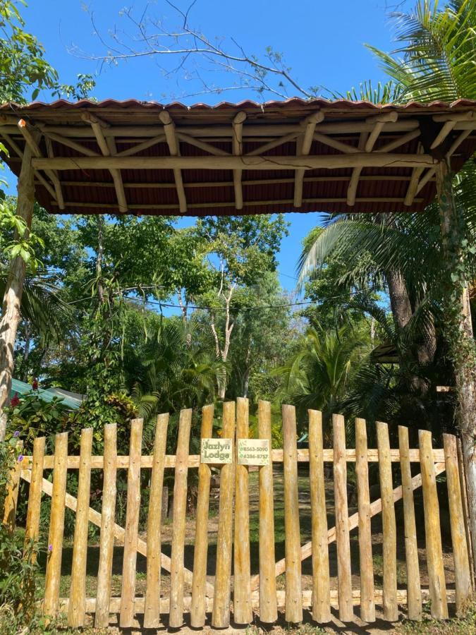 Jazlyn Lodge & Tours ปาเกรา ภายนอก รูปภาพ